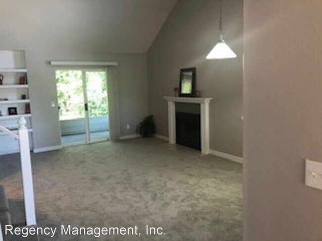 Building Photo - 4430-4410 SW 107th Ave