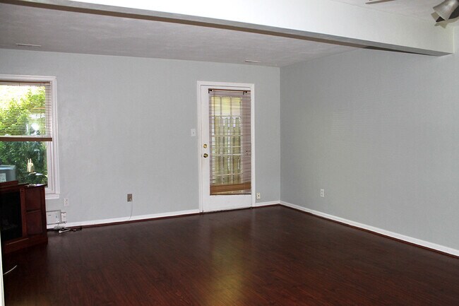 Building Photo - 5015 Reese Dr N