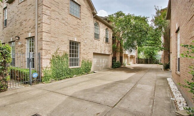 Foto del edificio - 5207 Blossom St