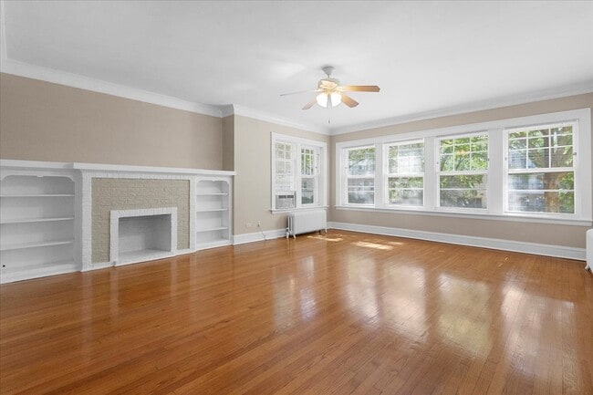 Building Photo - 811 Dobson St