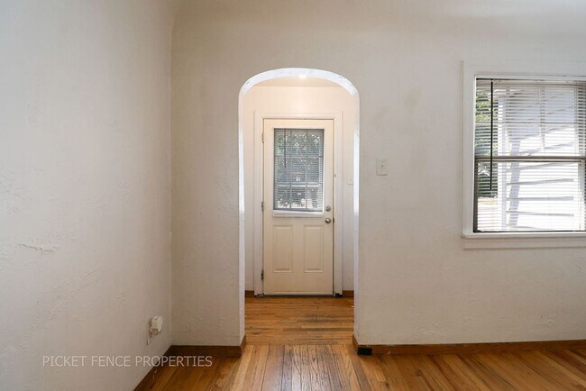 Foto del edificio - 2216 9th Ave
