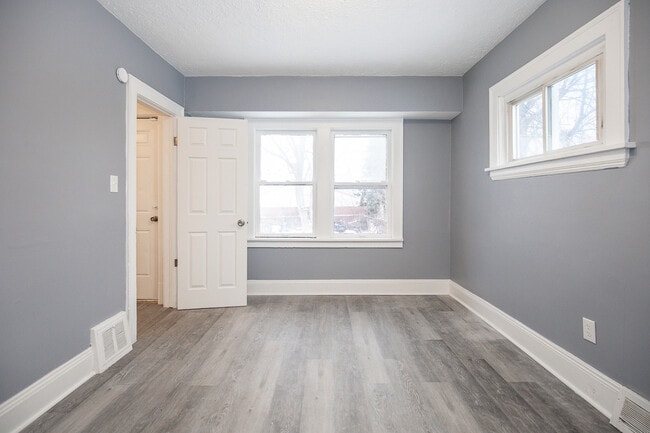 Foto del edificio - 10315 Gay Ave