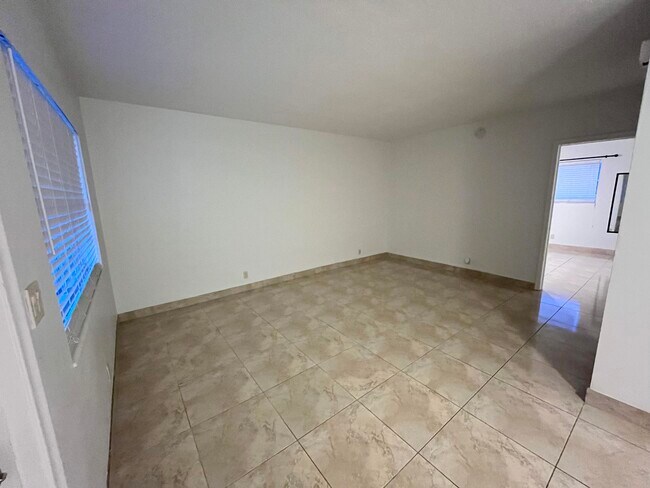 Foto del edificio - 3220 NE 10th St