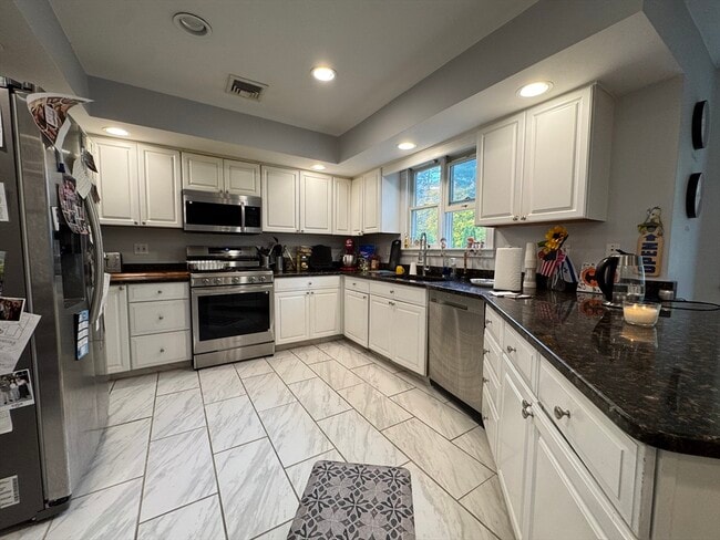 Foto del edificio - 154 Wiswall Rd