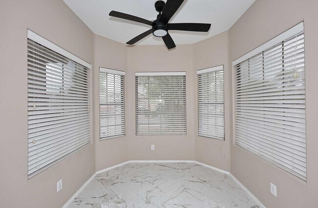 Foto del edificio - 36950 W Mondragone Ln