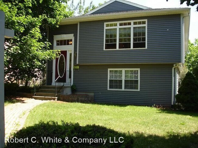 Foto del edificio - 3 br, 2 bath House - 114 Queen St