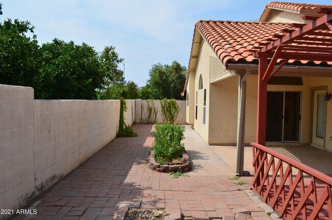 Foto del edificio - 19157 N 75th Dr
