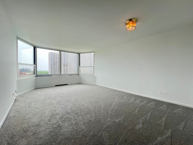 Building Photo - 720 W Gordon Terrace