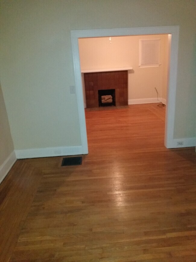 Suelos de madera dura - 2848 Melrose Ave