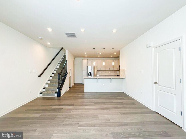 Foto del edificio - 10001 -B American Pharoah Ln