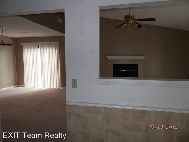 Building Photo - 3 br, 2 bath House - 625 Oak Street