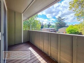 Building Photo - 17150 SW Heritage Ct