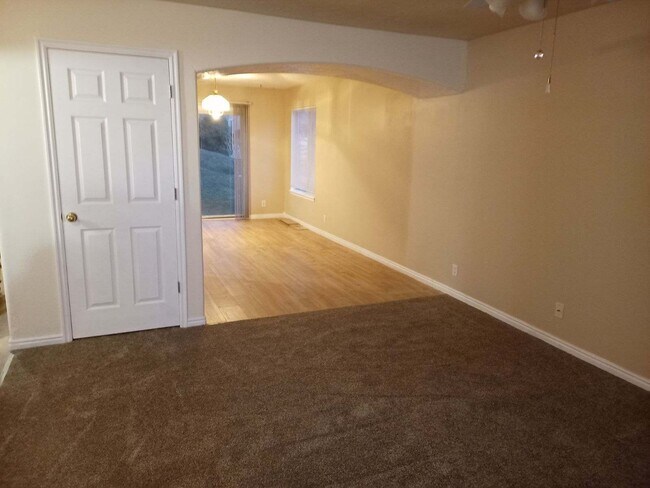 Living room and dining - 842 E 760 N