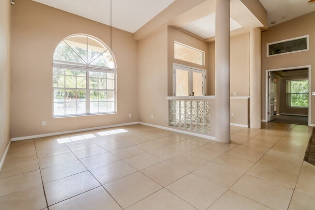 Building Photo - 1484 E Lake Woodlands Pkwy
