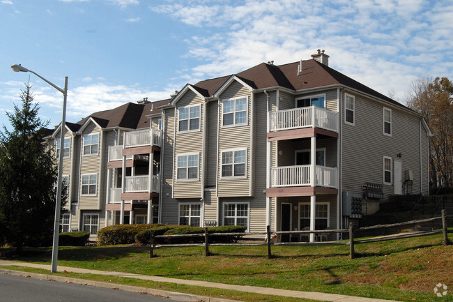 Building Photo - Stone Hill Apartments