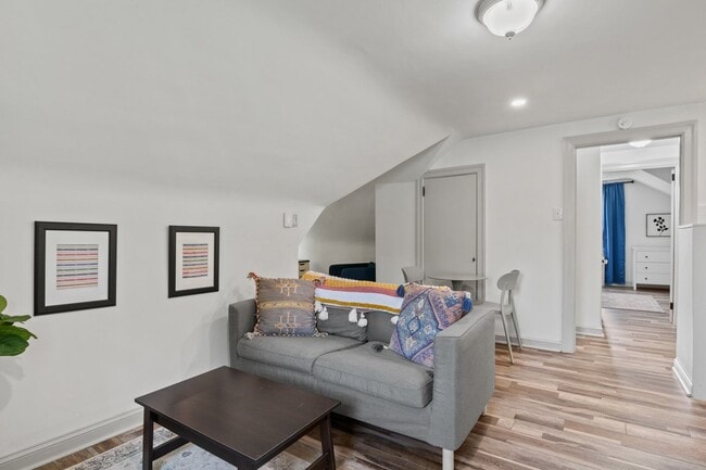 Building Photo - 3434 E Orvilla Rd
