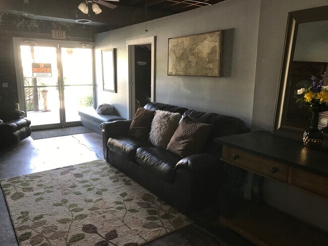 Foyer - 99 Railroad St