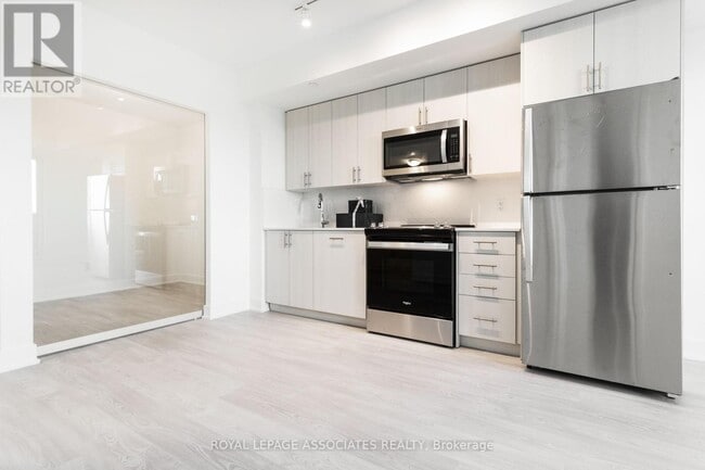 Photo du bâtiment - 2545-2545 Simcoe St N