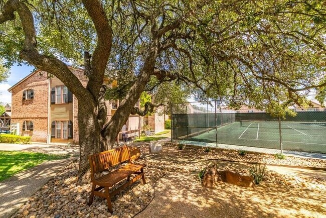 Building Photo - 2650 Thousand Oaks Dr