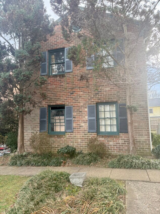 Building Photo - 727 Olde Greenwich Cir