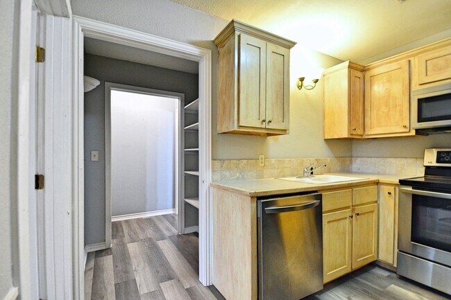 Foto del edificio - 1155 Farm To Market Rd 2722