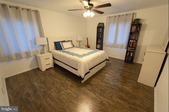 Foto del edificio - 407 Harrier Row