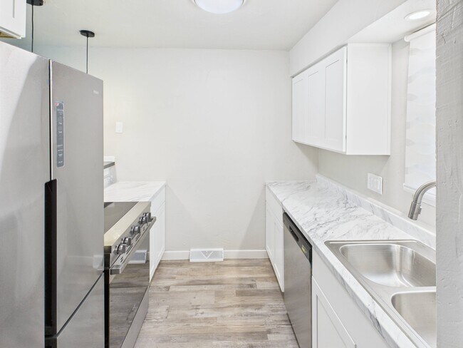 Foto del edificio - 1044 Coronado Pkwy S