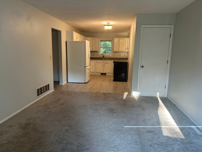 Building Photo - 10923 Dahlia St NW