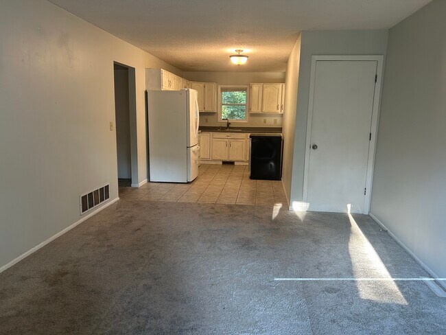 Foto del edificio - 10923 Dahlia St NW