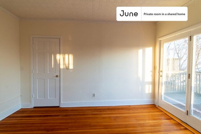 Foto del edificio - Room in Shared 5 bed/2 bath home