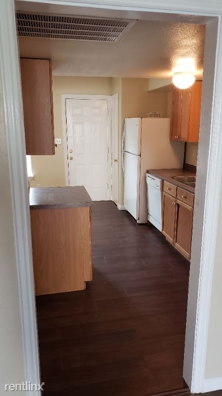 Foto del edificio - 23444 Albert Dr