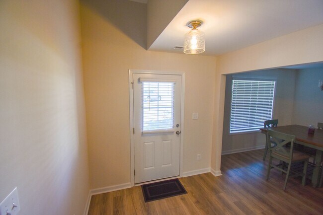 Foto del edificio - 3 Bedroom 2.5 Bathroom- Built in 2024!