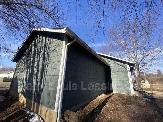 Foto del edificio - 2041 Monks Hollow Dr