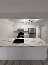 Building Photo - 280 Blake Blvd