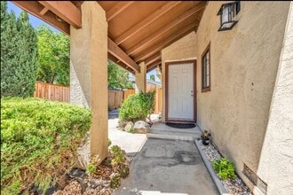 Building Photo - 930 Alexis Ct