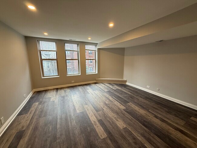 Foto del edificio - 744 W Gordon Terrace