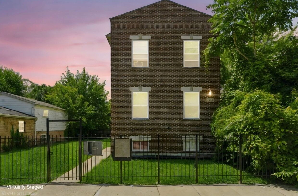 Foto principal - Charming 4BR Duplex in Chicago
