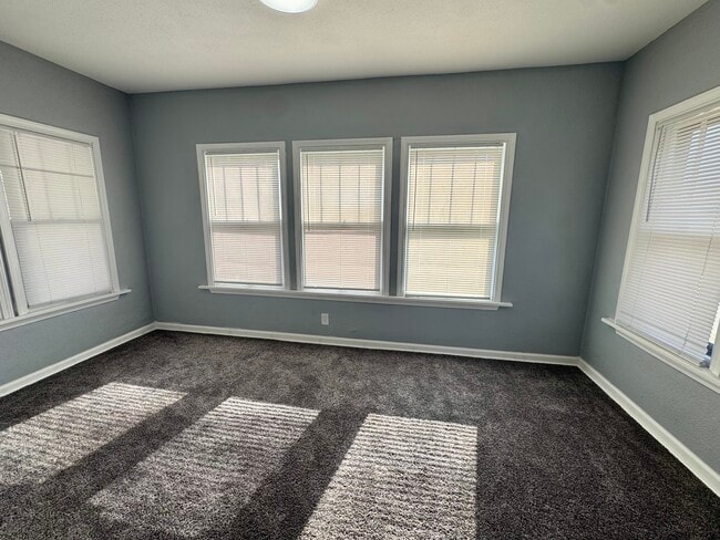 Building Photo - 1215 18th Ave