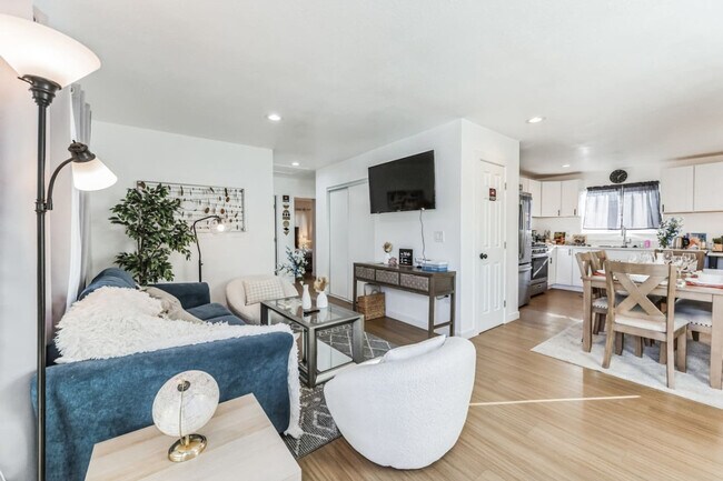 Foto del edificio - 5831 Greycourt Ave