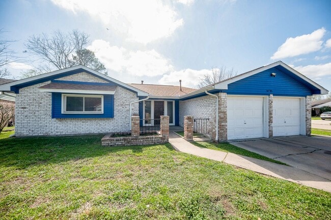 Building Photo - Coming Soon! Southwest Houston 3 bed/2 bat...