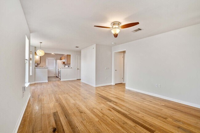 Foto del edificio - Charming East Austin 2 Bedroom, 2 Bath Home off of Cesar Chavez