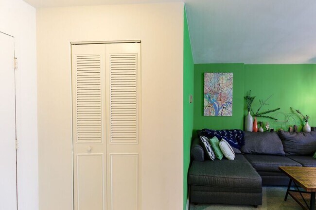 Foto del edificio - 1420 N St NW