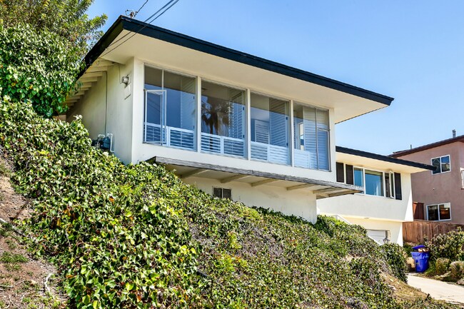 Building Photo - 5651 Ladybird Ln