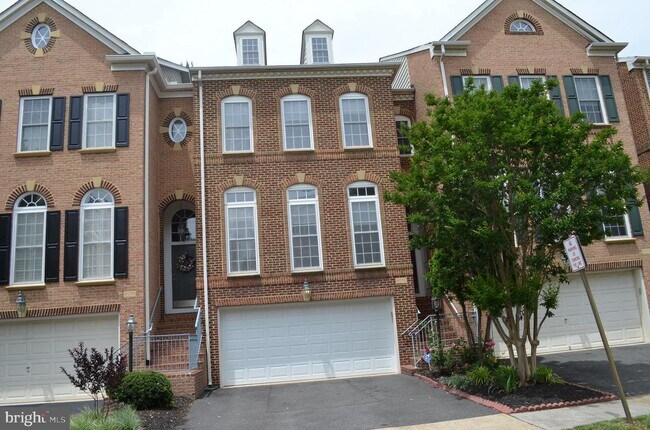 Building Photo - 4074 Walnut Cove Cir