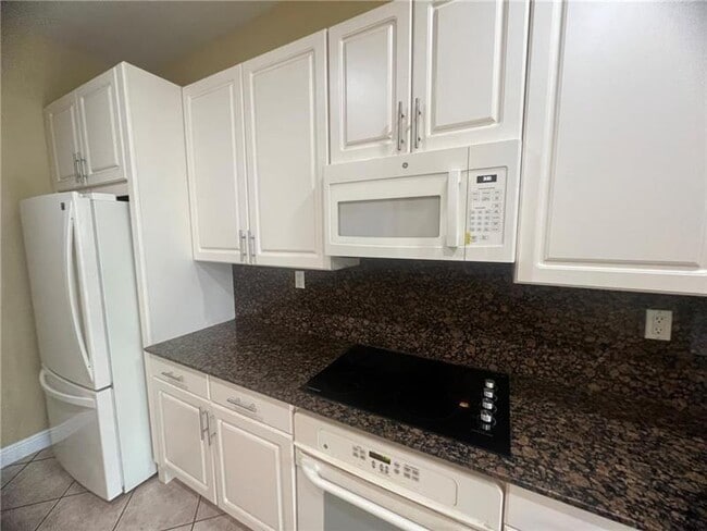 Foto del edificio - 6920 Julia Gardens Dr