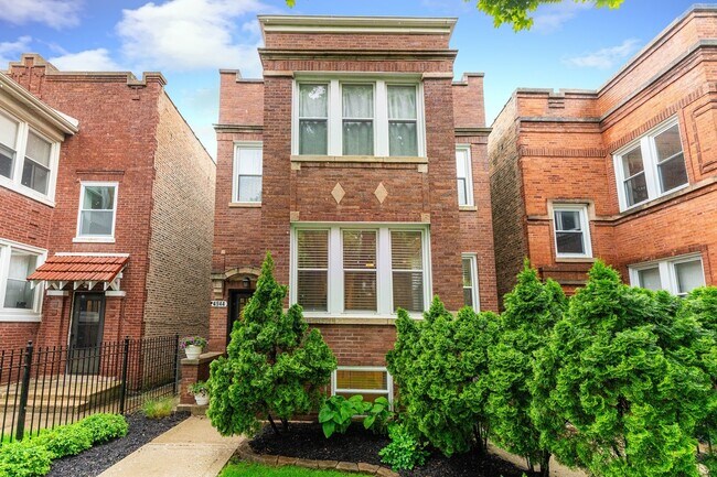 Building Photo - 4944 N Drake Ave