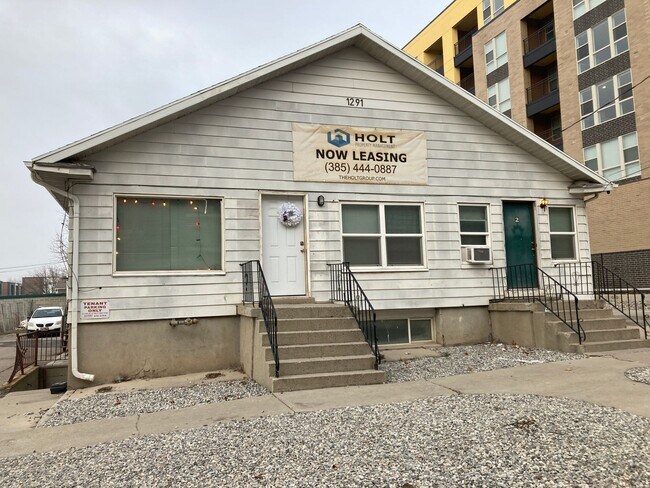 Foto del edificio - Cozy 1 Bedroom 1 Bathroom Apartment *Move ...