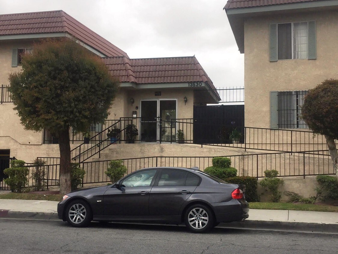 91 Apartments Available for Rent in Hawthorne, CA