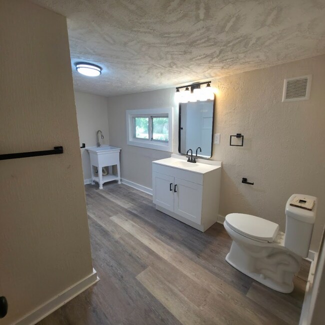 Foto del edificio - Single Family Ranch 2 beds 1 bath FOR RENT!