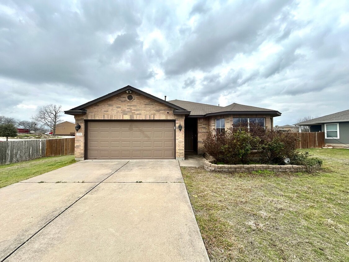 Primary Photo - Charming and Cozy 3-Bed, 2-Bath Home!